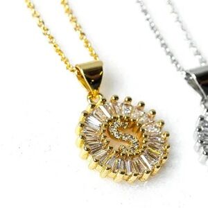 The Sis Kiss Mini Radiant initial S Necklace NWT